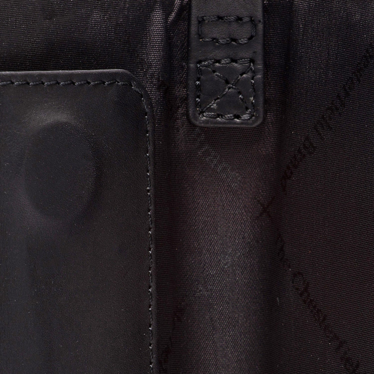 Styled Fit Perspective of Glasses Case Maplewood da Donna on Model - Natural Daylight Drape