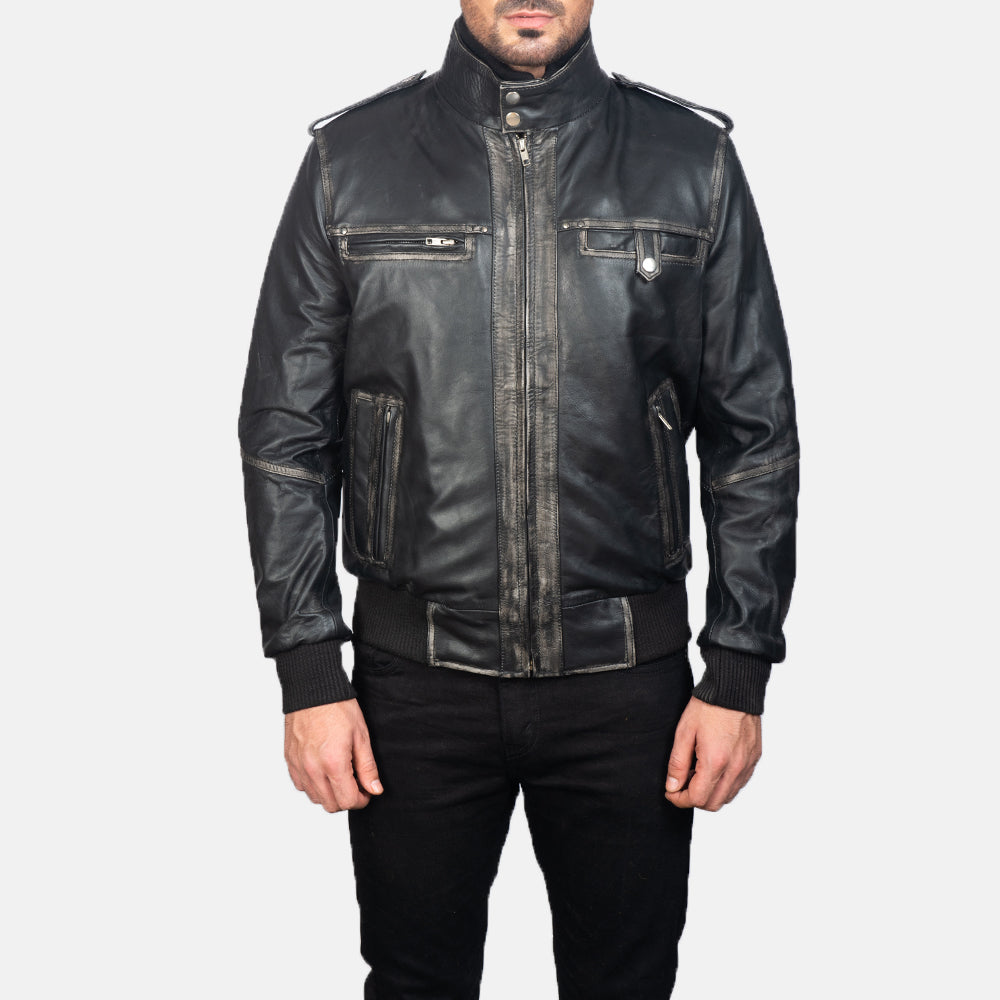 
Glen Street Nero Bomber in Pelle da Uomo in Black Cowhide Leather - Vista frontale e silhouette sartoriale | Acquista online