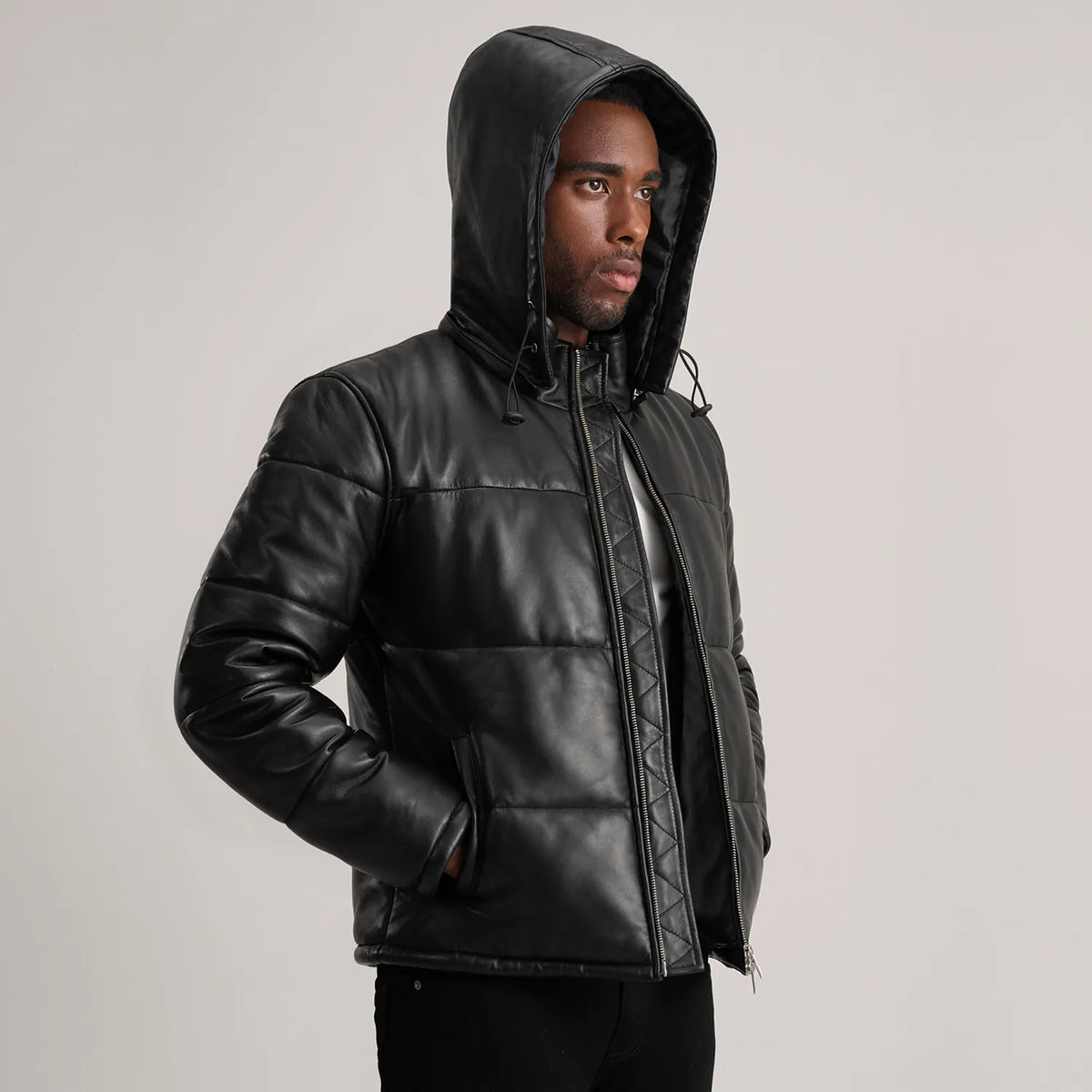 
Tan Brown Sheepskin Leather Hooded Jacket - Vista posteriore con spalle definite e orlo pulito
