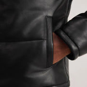 
Vista interna Showing Polyester Lining & Due tasche interne funzionali