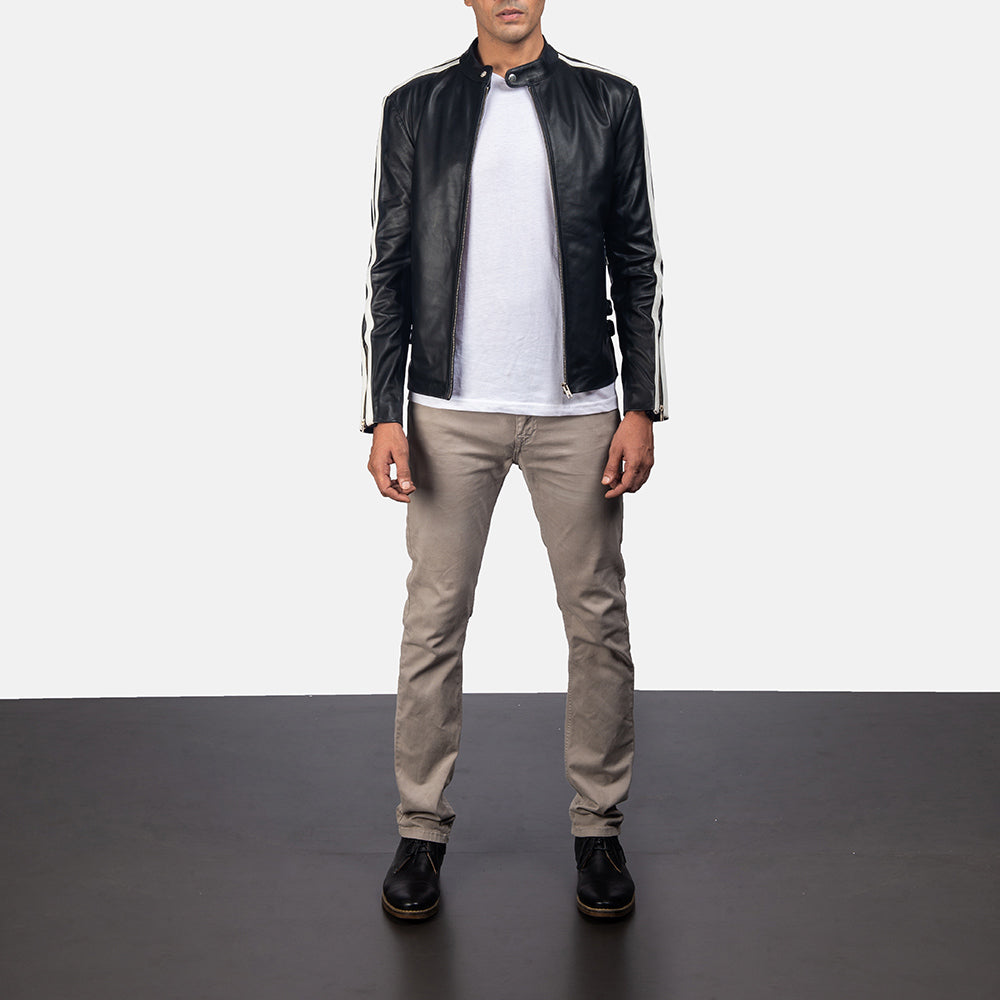 
Hank Nero Giacca Biker in Pelle da Uomo - Vista laterale che mostra il taglio ergonomico delle maniche