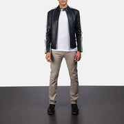 
Hank Nero Giacca Biker in Pelle da Uomo - Vista laterale che mostra il taglio ergonomico delle maniche