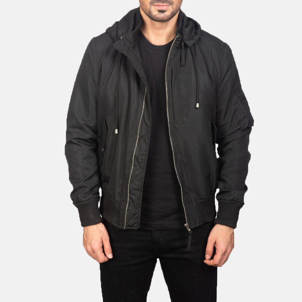 
Hanklin MA-1 Nero Hooded Bomber in Pelle da Uomo - Vista frontale e silhouette sartoriale | Acquista online