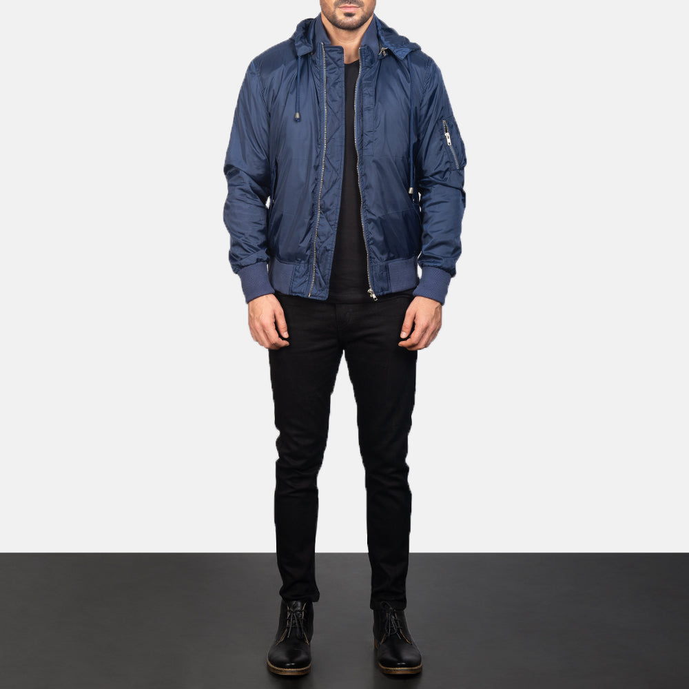 
Hanklin MA-1 Blu Hooded Bomber in Pelle da Uomo - Vista laterale che mostra il taglio ergonomico delle maniche