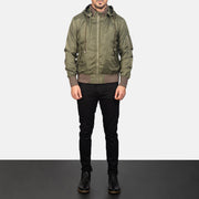 
Hanklin Ma-1 Green Hooded Bomber Jacket - Vista laterale che mostra il taglio ergonomico delle maniche
