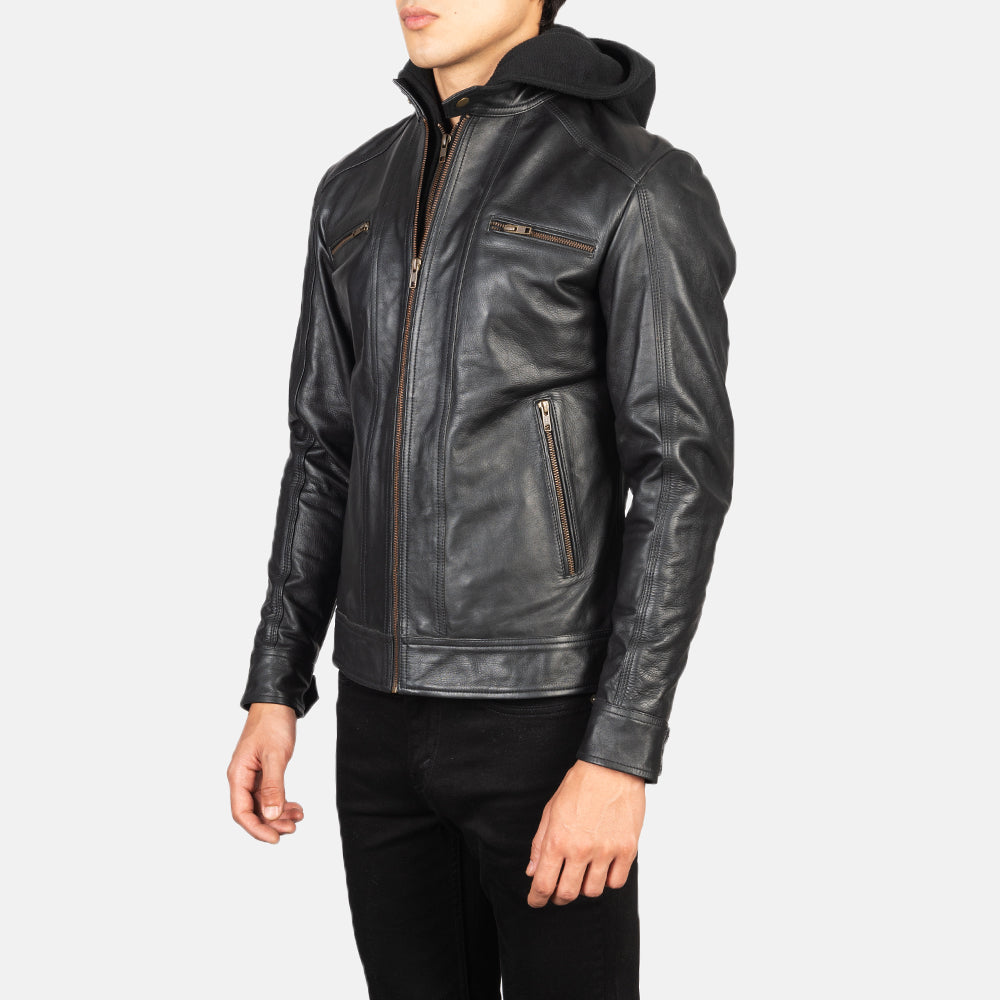 
Black Cowhide Leather Biker Jacket - Vista posteriore con spalle definite e orlo pulito