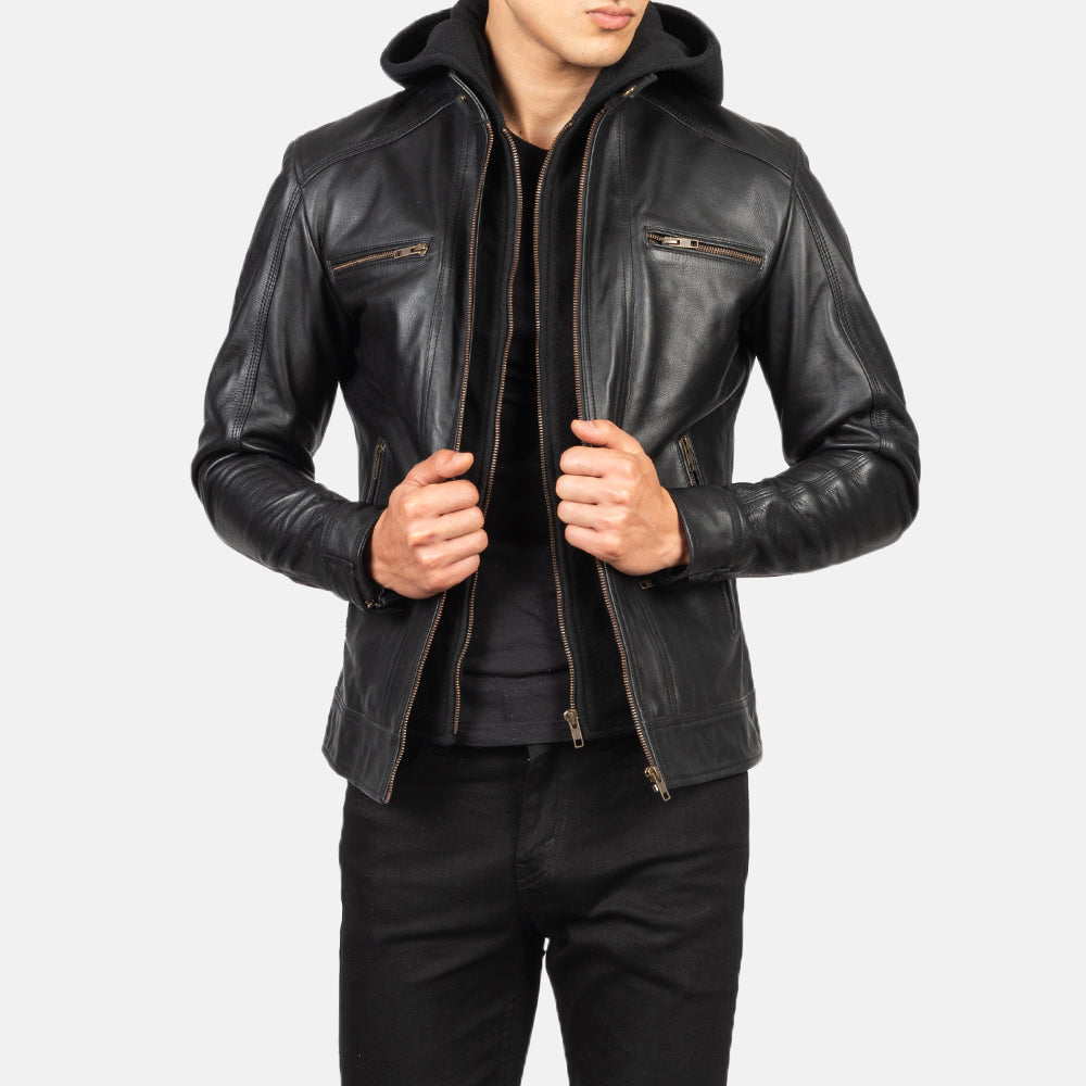 
Dettaglio ravvicinato of Band with Snap Button & Zipper Hardware on Hector Nero Hooded Giacca Biker in Pelle da Uomo