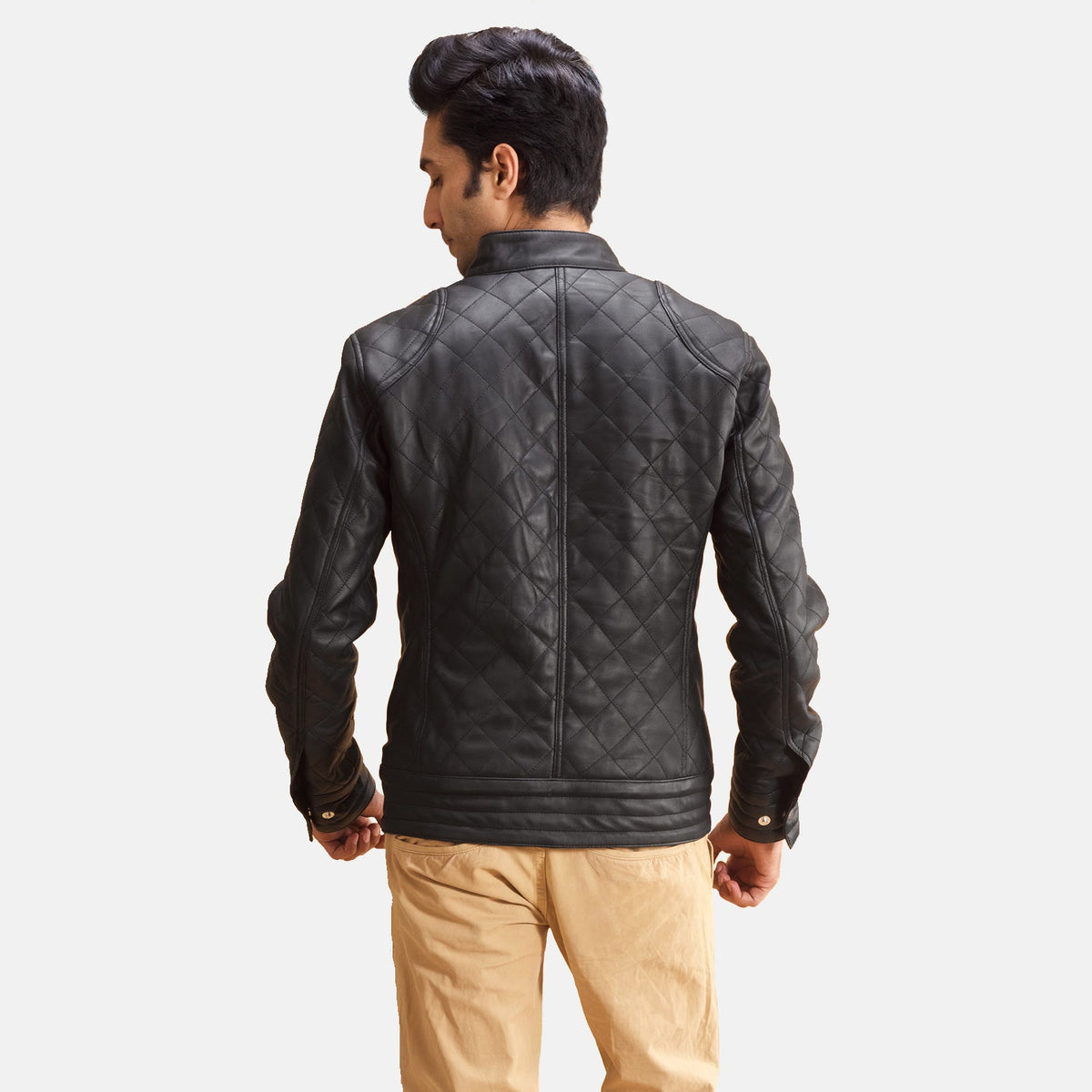 Vista interna Showing Quilted Viscose lining &amp; Dual Inside Utility Storage Pockets