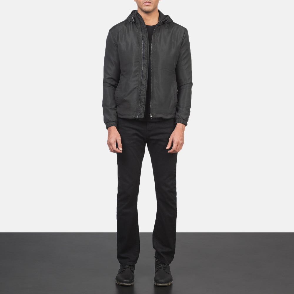 
Jimmy Nero Hooded Windbreaker Giacca in Pelle da Uomo - Vista laterale che mostra il taglio ergonomico delle maniche