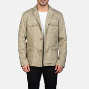
Kajetan Beige Safari Giacca in Pelle da Uomo in Beige Poly-Cotton - Vista frontale e silhouette sartoriale | Acquista online