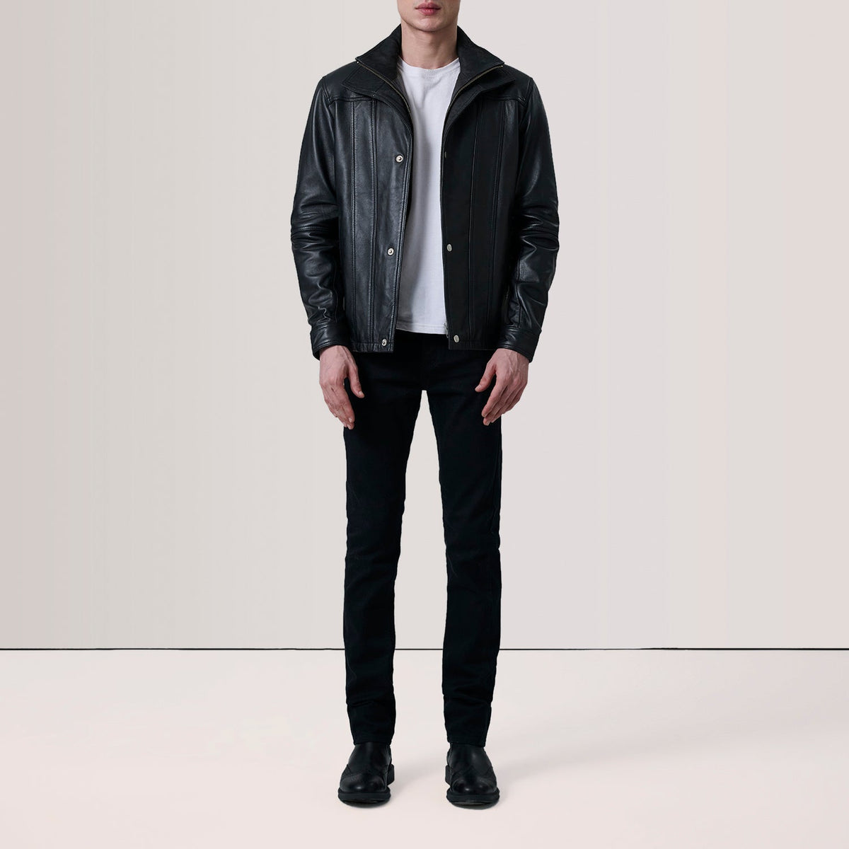 Brown Sheepskin Leather Biker Jacket - Vista posteriore Showing Tailored Shoulder Fit &amp; Clean Hemline