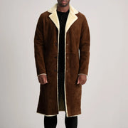 
Kolby Brown Suede Shearling Long Coat in Brown Goatskin Suede - Vista frontale e silhouette sartoriale | Acquista online