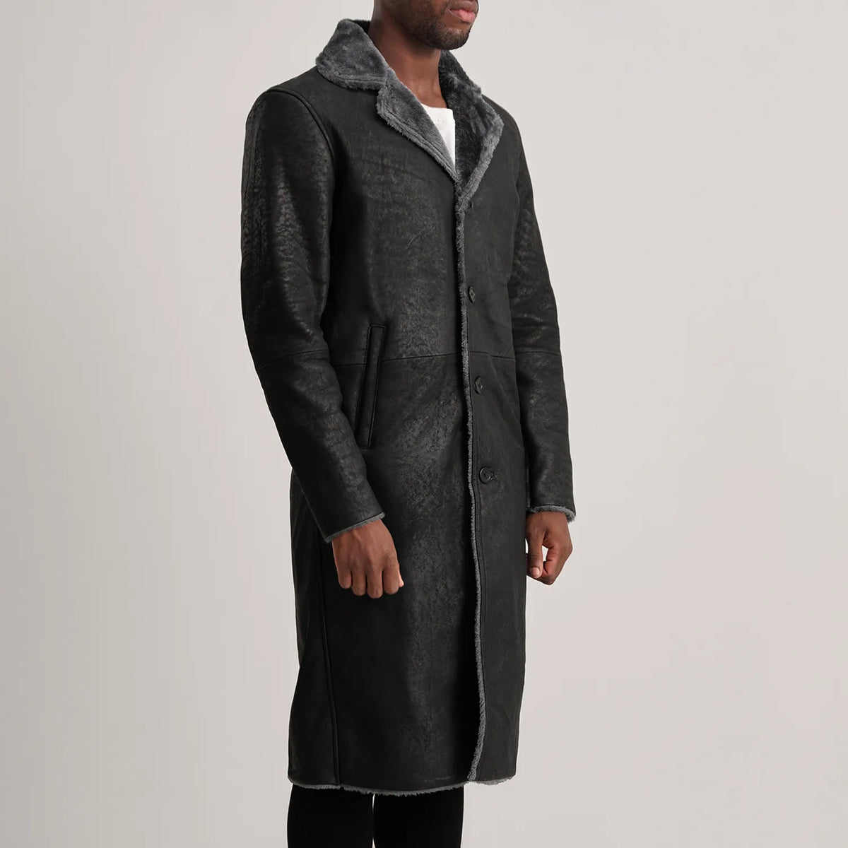 
Distressed Black Sheepskin Snuffed Aviator Jacket - Vista posteriore con spalle definite e orlo pulito