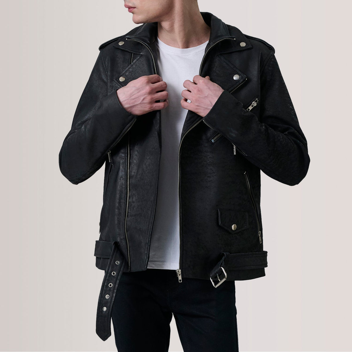 
Kole Nero Invecchiato Leather Double Rider Giacca in Pelle da Uomo in Distressed Black Sheepskin Snuffed - Vista frontale e silhouette sartoriale | Acquista online