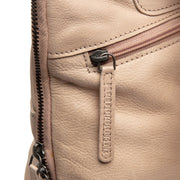 Vista interna Showing Dedicated Padded Laptop Sleeve &amp; Multi-Compartment Organization