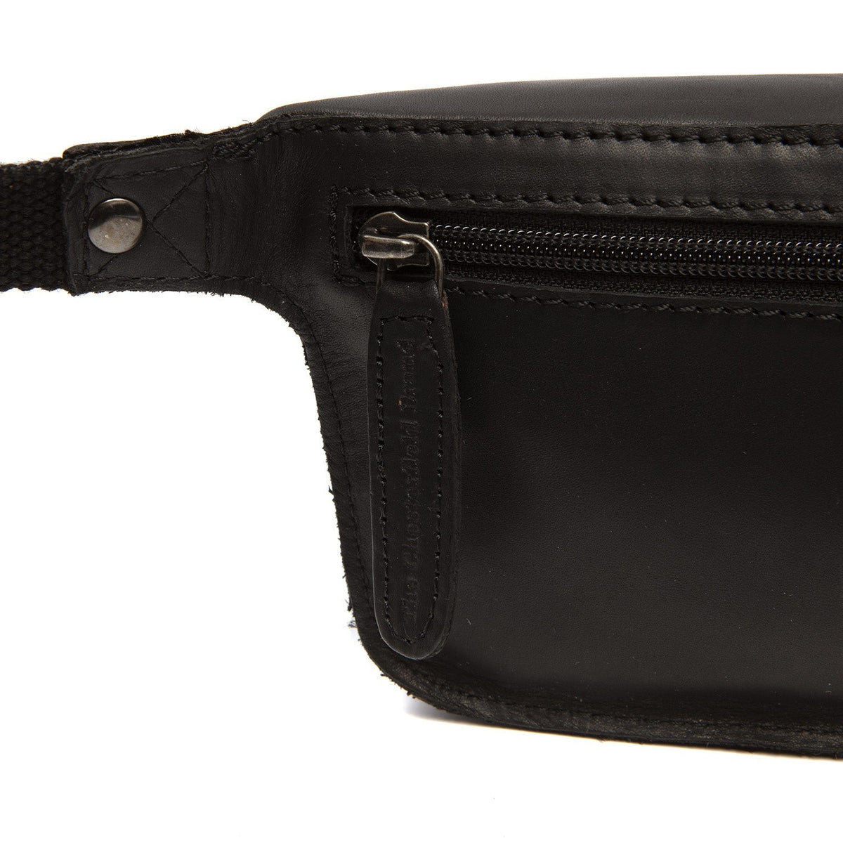 
Solid Antique Brass Hardware & Heavy-Duty Dual Zipper Detail on Toronto Marsupio in pelle pieno fiore