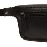 
Solid Antique Brass Hardware & Heavy-Duty Dual Zipper Detail on Toronto Marsupio in pelle pieno fiore