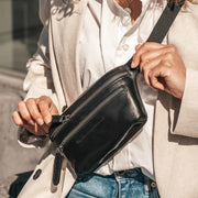 
Classic 100% Full-Grain leather Bag - Prospettiva posteriore con spallacci in pelle rinforzati
