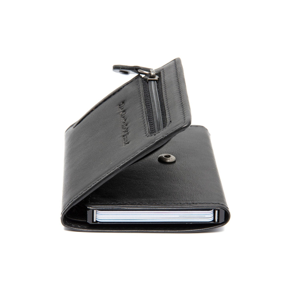 
Solid Antique Brass Hardware & Heavy-Duty Dual Zipper Detail on Gabriela Pelle Pieno Fiore Portacarte