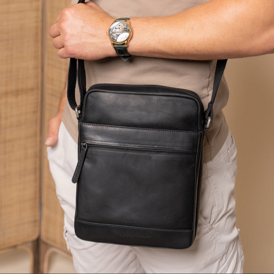 
Classic 100% Full-Grain leather Bag - Prospettiva posteriore con spallacci in pelle rinforzati