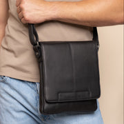 
Classic 100% Full-Grain leather Bag - Prospettiva posteriore con spallacci in pelle rinforzati