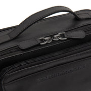 
Solid Antique Brass Hardware & Heavy-Duty Dual Zipper Detail on Rovon Borsa a tracolla in pelle pieno fiore