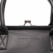 Classic 100% Full-Grain leather Goods - Vista posteriore Showing Tailored Shoulder Fit &amp; Clean Hemline
