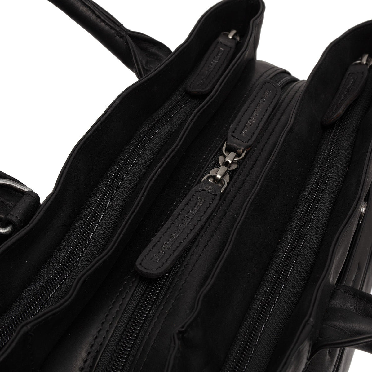 Passau Full-Grain Leather Handbag da Donna - Lateral Side Profile View Showing Sleeve Cut &amp; Athletic Taper Fit