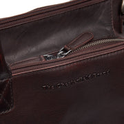 Styled Fit Perspective of Solvin Full-Grain Leather Handbag da Donna on Model - Natural Daylight Drape