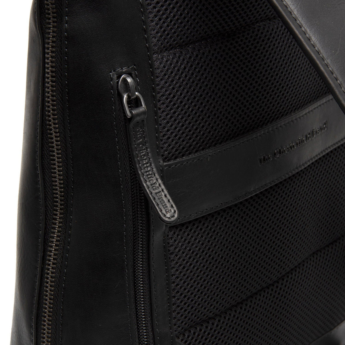 Vista interna Showing Dedicated Padded Laptop Sleeve & Multi-Compartment Organization
