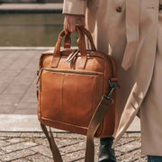 
Calvi Borsa porta PC in pelle pieno fiore – alternate product view 2