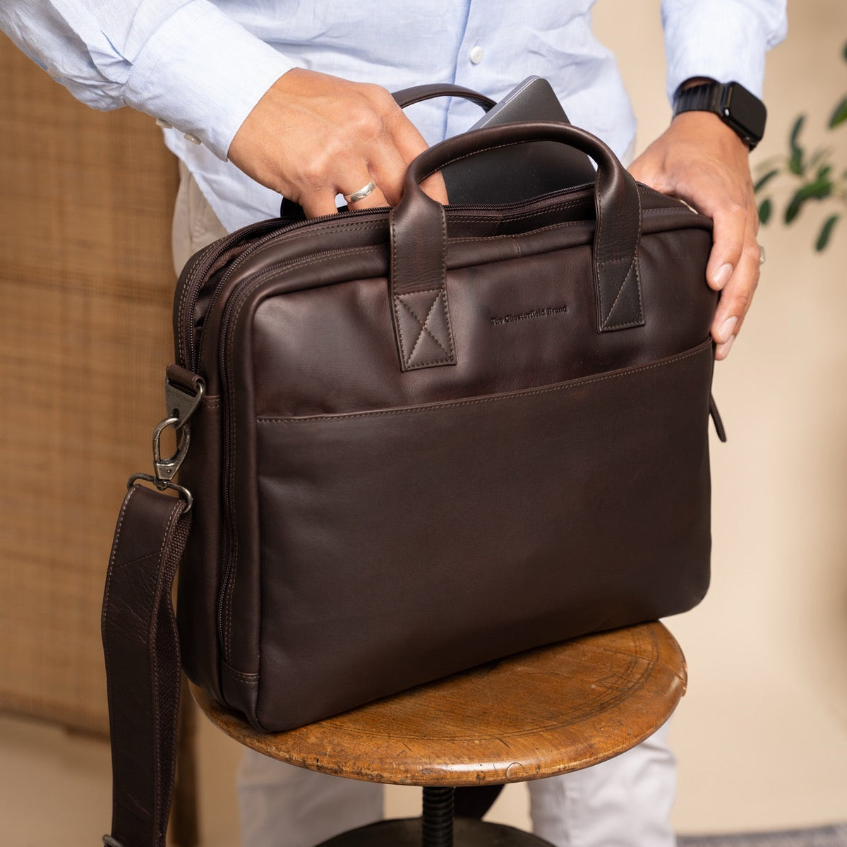 
Frazer Borsa porta PC in pelle pieno fiore – alternate product view 2