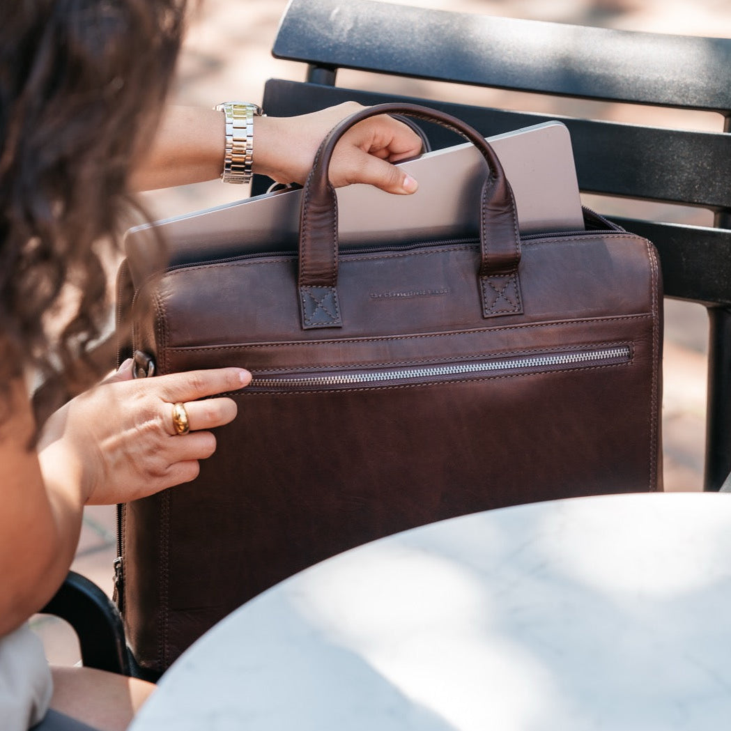 
Levanto Borsa porta PC in pelle pieno fiore – alternate product view 2