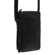 
Alesund Pelle Pieno Fiore Phone Bag in classica vera pelle pieno fiore 100% - Vista frontale e silhouette sartoriale | Acquista online
