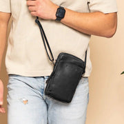Classic 100% Full-Grain leather Goods - Vista posteriore Showing Tailored Shoulder Fit &amp; Clean Hemline