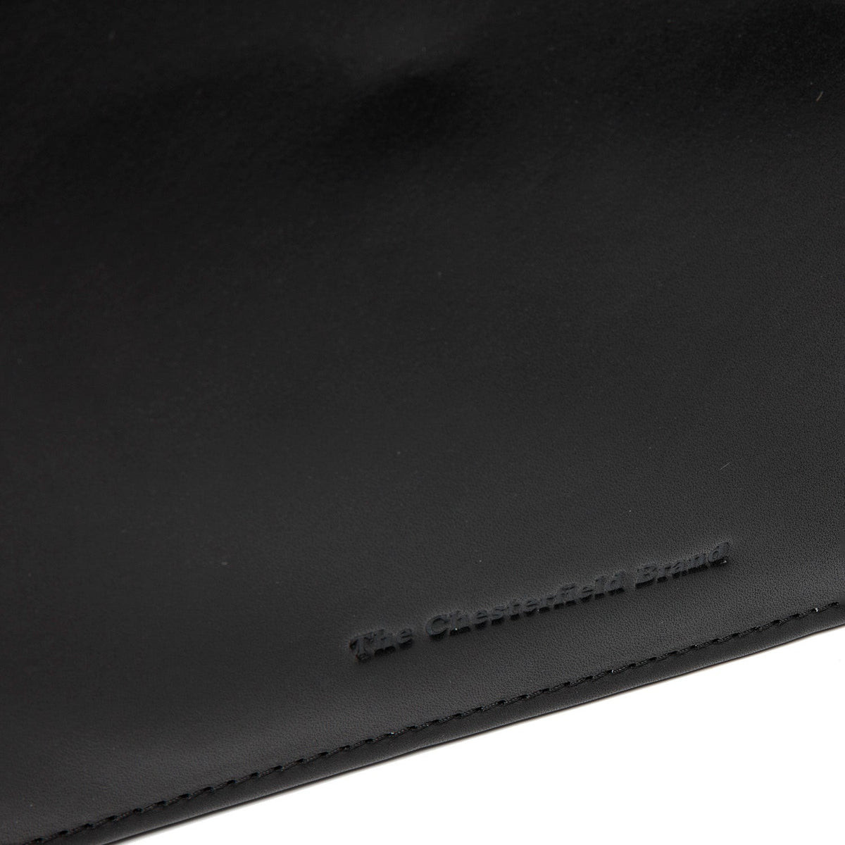 Dettaglio ravvicinato of Classic Collar &amp; Heavy-Duty Zipper Hardware on Leather Portfolio Moreton da Donna