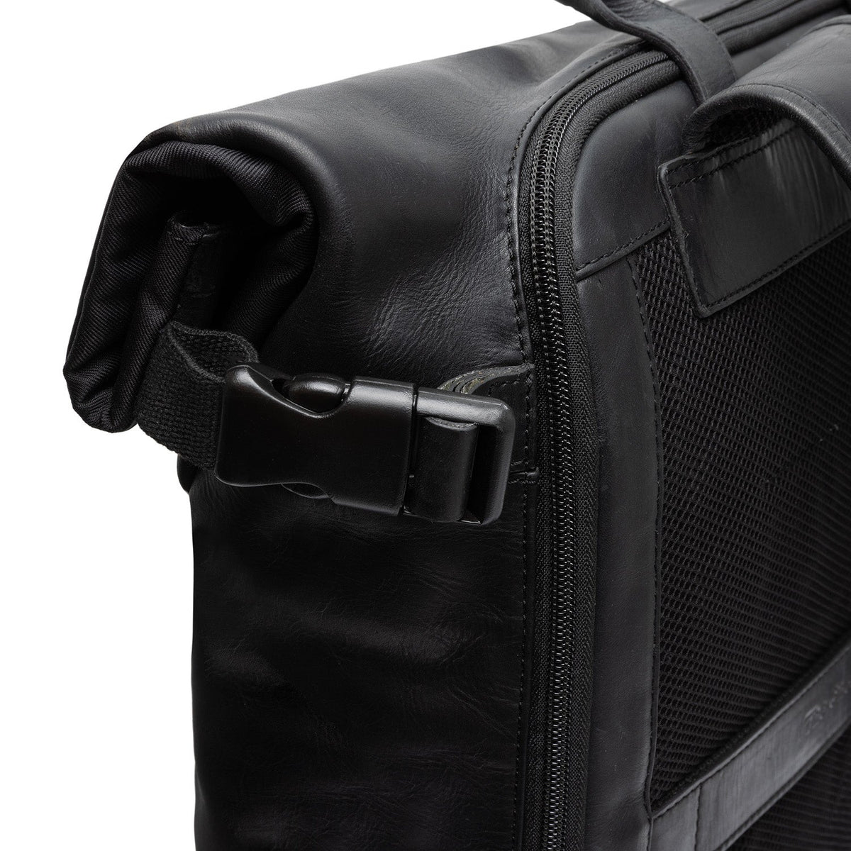 Solid Antique Brass Hardware &amp; Heavy-Duty Dual Zipper Detail on Bornholm Full-Grain Leather Roll-top Backpack da Donna