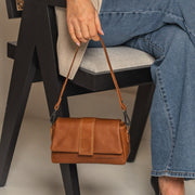 Clifden Full-Grain Leather Shoulder Bag da Donna – Vista prodotto alternativa 2