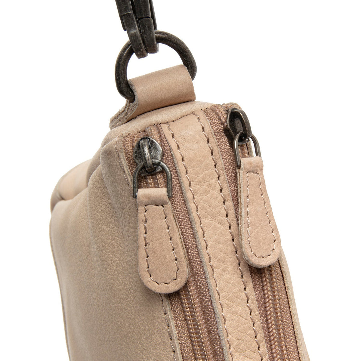 Vista interna Showing Dedicated Padded Laptop Sleeve &amp; Multi-Compartment Organization