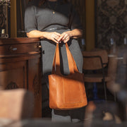 
Tofino Borsa a spalla in pelle pieno fiore – alternate product view 3