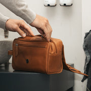 
Rosario Necessaire da viaggio in pelle pieno fiore – alternate product view 3