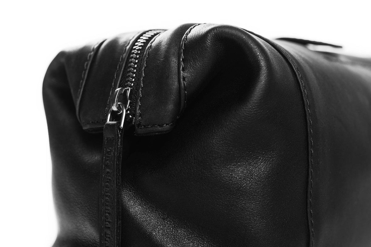 Vista interna Showing Quilted Viscose Lining &amp; Dual Inside Utility Storage Pockets