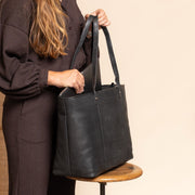 Ferrera Full-Grain Leather Tote Bag da Donna - Structured Side Profile Showing Gusset Depth &amp; Expansion Capacity