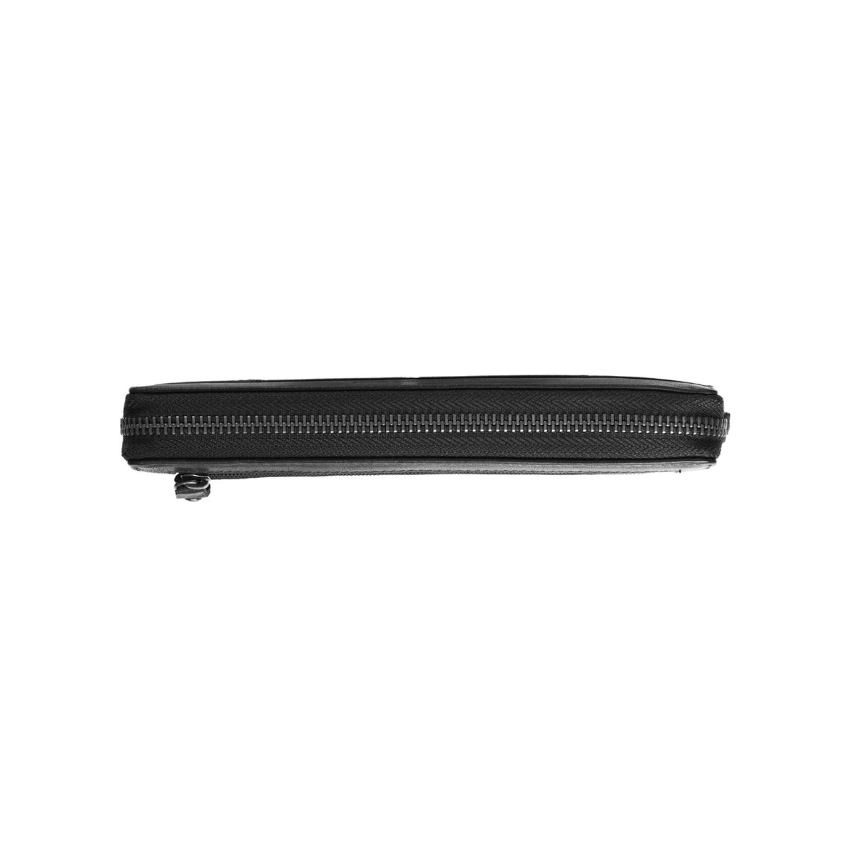 
100% Full-Grain Wax Pull-Up 100% Full-Grain Leather Grain Texture & Handcrafted Patina Detail