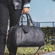 
Classic 100% Full-Grain Leather Duffle Bag - Prospettiva posteriore con spallacci in pelle rinforzati