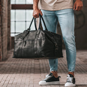 
Classic 100% Full-Grain Leather Duffle Bag - Prospettiva posteriore con spallacci in pelle rinforzati