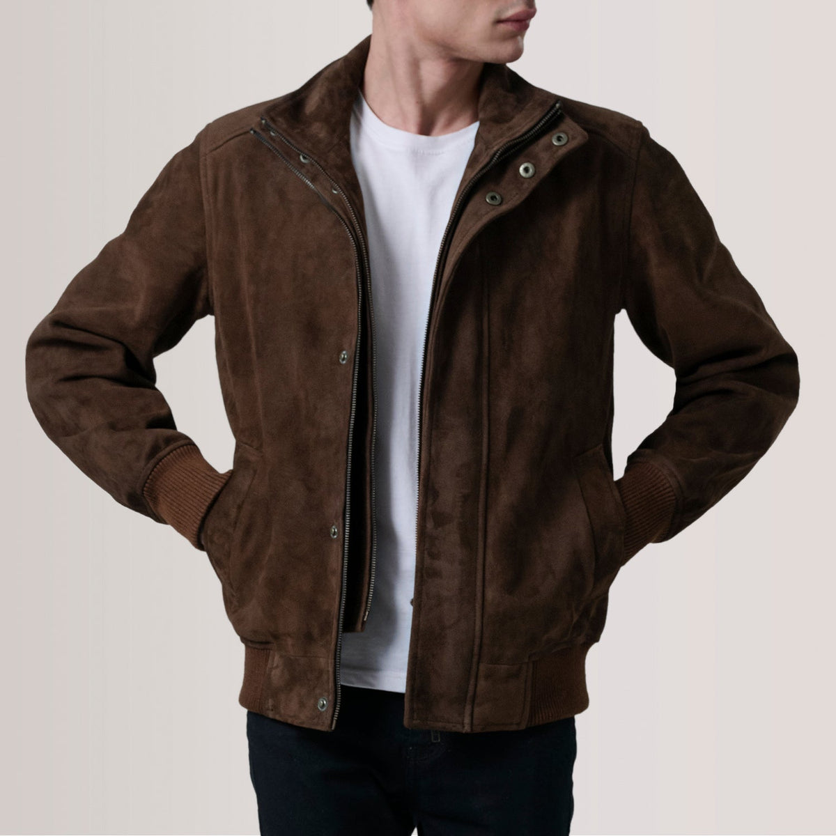 
Tailored Rib Cuffs & Hem Craftsmanship Construction Detail on Lester Marrone Suede Bomber in Pelle da Uomo For Men