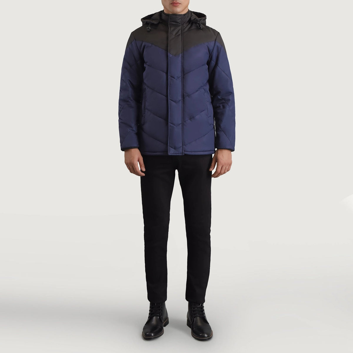 
Luka Nero & Blu Hooded Puffer Giacca in Pelle da Uomo - Vista laterale che mostra il taglio ergonomico delle maniche