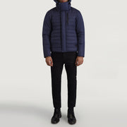 
Malcolm Blu Hooded Puffer Giacca in Pelle da Uomo - Vista laterale che mostra il taglio ergonomico delle maniche