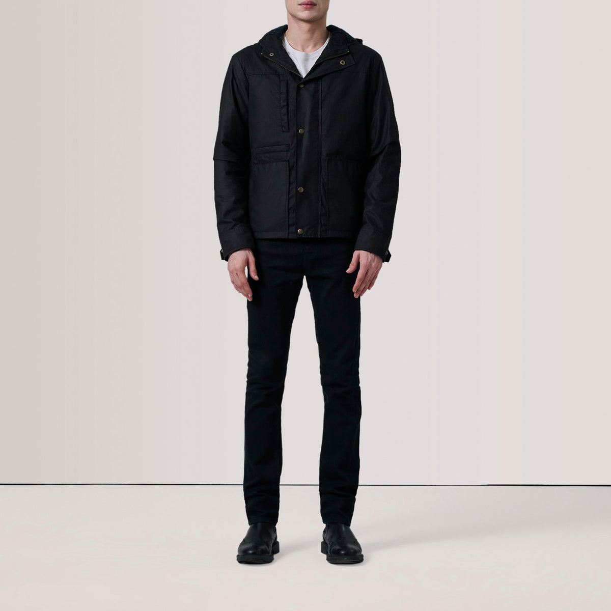 Black Waxed Cotton Canvas Hooded Jacket - Vista posteriore Showing Tailored Shoulder Fit &amp; Clean Hemline